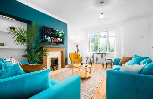 3 Bedroom House - Garden - Parking - Interior Designed - Netflix - Wifi - 52H - Foto 3