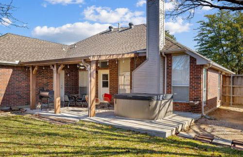 Frisco Escape Oasis Home w/Spa - Foto 37