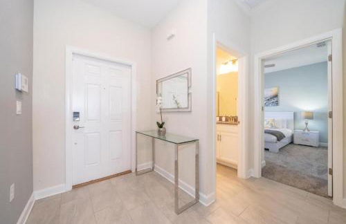 Stunning Retreat Townhouse 4 Beds and 10 Mins to Disney With Pool - Foto 10