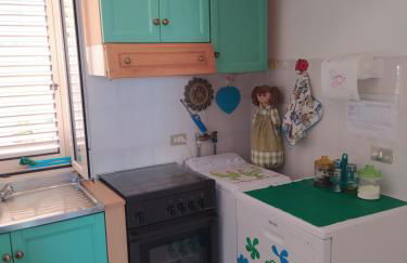 My Little House - appartamento con patio e parcheggio privato a 5 minuti dalla spiaggia e dal centro - Foto 24