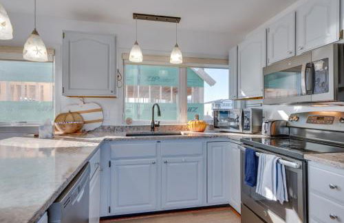 Wells Beach House with Ocean-View Deck - Foto 9