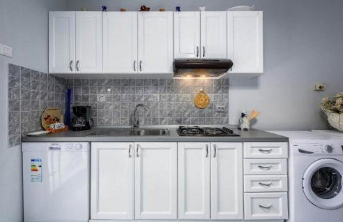 1 Bedroom Stunning Home In Sveti Lovrec - Foto 12