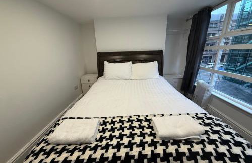 61 Moorfields city centre apartment sleeps 10 - Photo 23