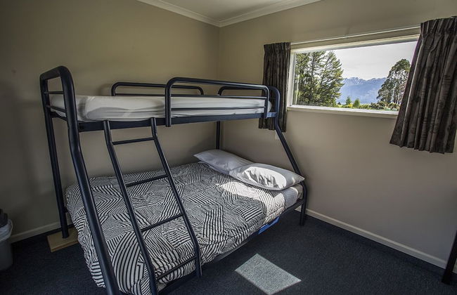 Fiordland Great Views Holiday Park - Photo 1