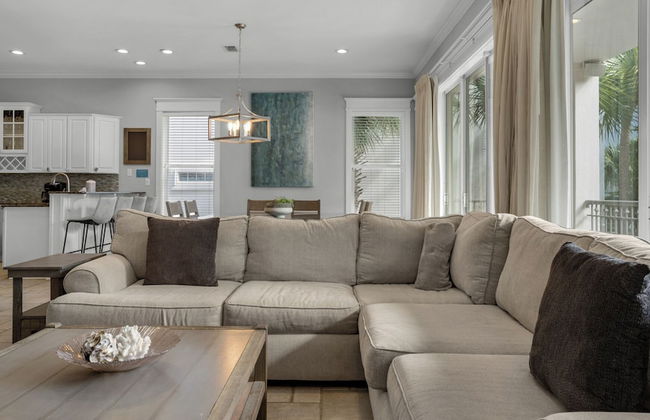 4BR Home, Private Pool, Steps From Beach, Minutes to Top Attractions - Foto 19