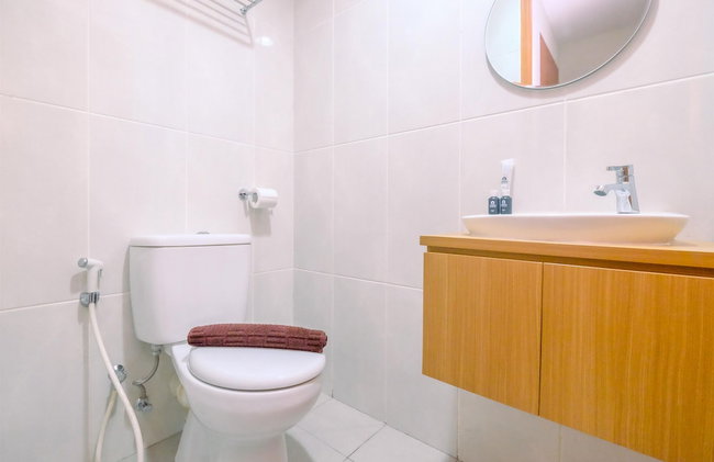 Good Choice And Strategic 2Br Without Living Room Evenciio Apartment - Foto 18