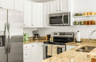 Walk to the Beach & Town | Stylish Beach Home - Foto 22