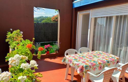 Lovely little house with garden and pool - Photo 9