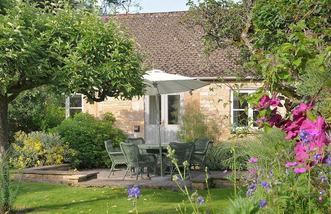 Shipton Cottage - Photo 16