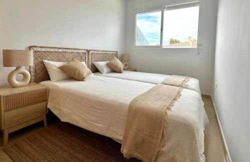 Vacaciones con el Mediterráneo a menos de 50 metros - Foto 15