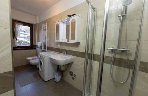 MaR Maturi Appartamenti con due bagni ideali per 6 e 10 persone nel centro di Campiglio - Foto 53