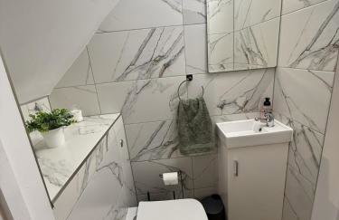 3 bed house, Free parking 9ppl - Foto 30