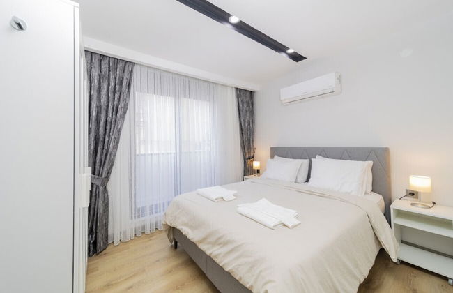 Chic Flat With Central Location in Muratpasa - Photo 3