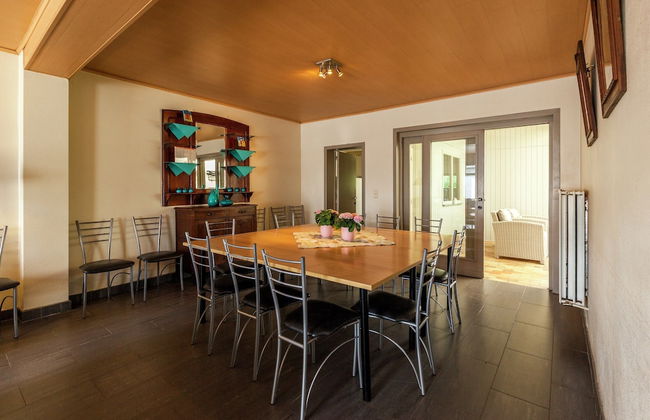 Quiet Cottage near Woods - Photo 24