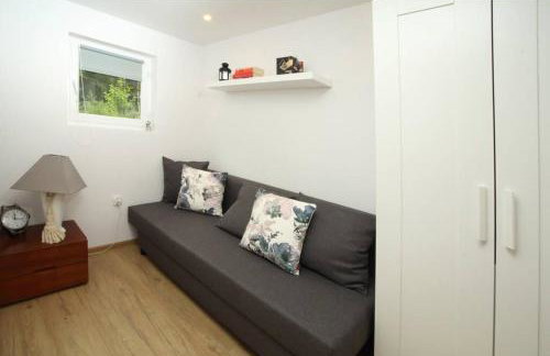 Drewniany domek nad jeziorem w Sitnie - Foto 10