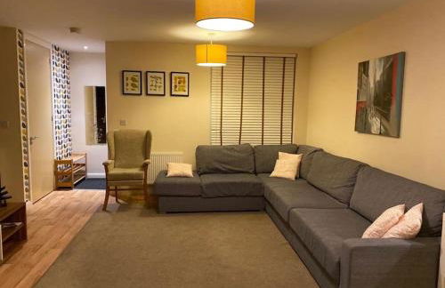 Cosy House near city centre and football stadium - Foto 1