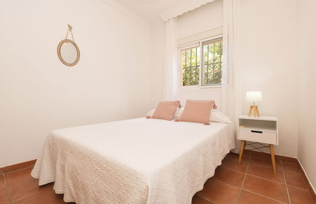 El Cortijo in La Linea de la Conception - Photo 16