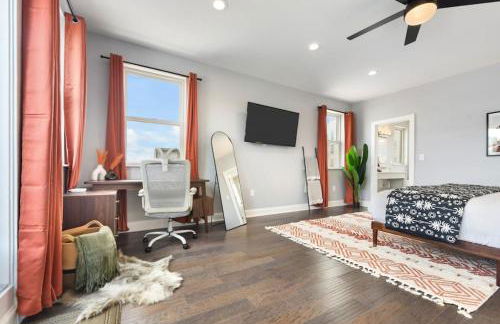 HostWise Stays - The Charlotte - Rooftop patio, Garage Parking, Prime Location, Large 3 Story Home - Foto 32