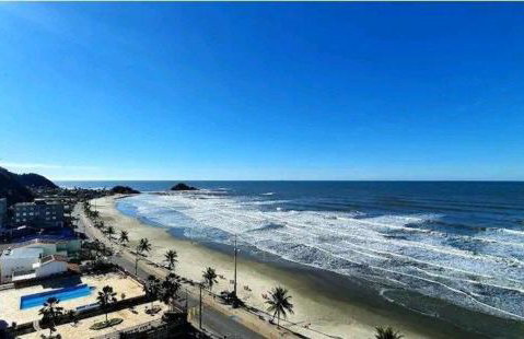 APARTAMENTO, ATÉ 4 PESSOAS,20 Metros da PRAIA do SONHO, PÉ NA AREIA,100 MB WI-FI - Foto 16