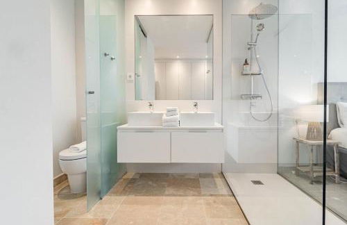 PA18- Stunning flat gym indoor and outdoor pool - Photo 27