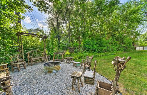 Sunny Clawson Home with Yard - Walk to Main St! - Foto 7