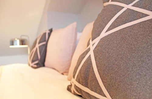 Queens Road - Luxury Spacious Home in Chester - Photo 6