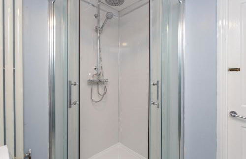 Blue Sparrow 4 bed House off road PARKING Pet friendly - Foto 15