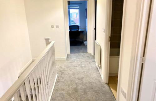 4 Bed House with Driveway Parking for 2 Cars - Rugby - Sleeps 10! Perfect for groups! - Foto 23