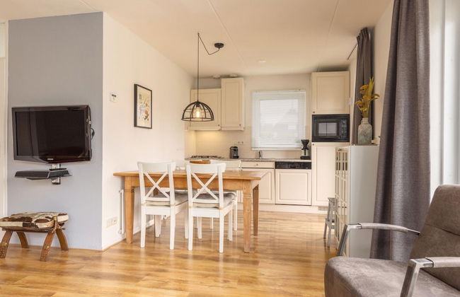 Canal-side Bungalow Stay - Foto 5