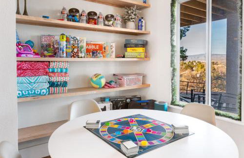 Heated Pool and Jacuzzi, Scenic Mountain View, Lux and Cozy, - Foto 6