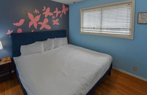 Enchanting Upper Unit with City Charm - Foto 16