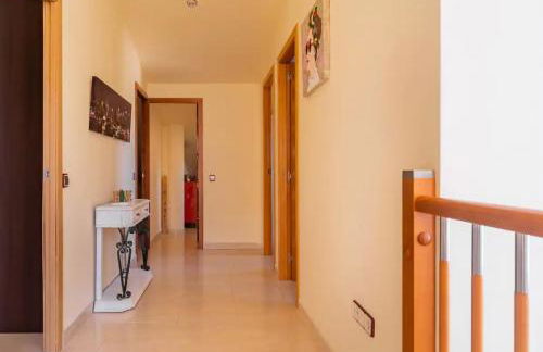 Villa Sitges Ilusión 15 minutes by car from Sitges Sleeps 16 people XXL swimming pool - Foto 49