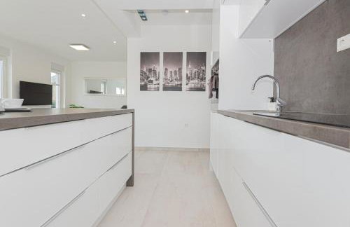 VILA VASILJ dein eigener Pool oder dein eigener Whirlpool mit Aussicht, dein Urlaub, deine Privatsphäre, deine Wahl - Photo 44