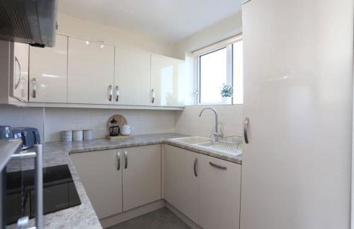 Fabulous beachfront 3 bed house with parking - Foto 10