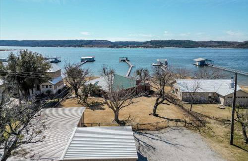 Family Lakefront Home with Large Porch - Foto 22