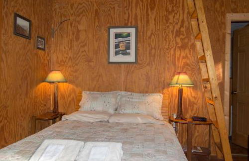 Beautiful Private Cabin Nestled on Premiere Retreat Center, North Carolina - Photo 6