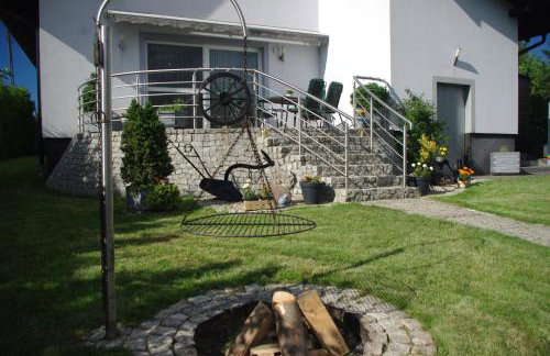 Dom z widokiem na jezioro i domek nad jeziorem - Foto 44