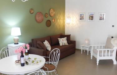 Portico Cozy Home - Photo 50