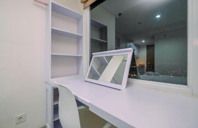 Cozy Living Studio At Grand Dhika City Jatiwarna Apartment - Photo 4