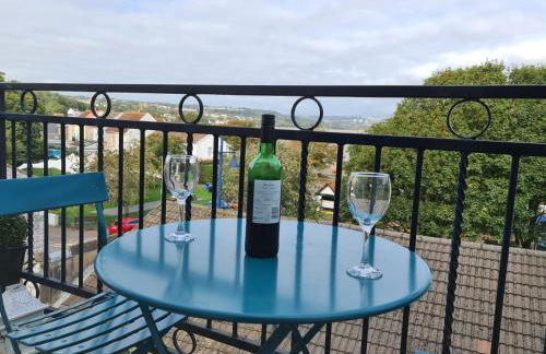 Extended Fishermans cottage with stunning sea views - Foto 35