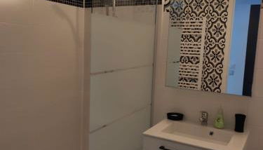 Superbe T2 proche cathédrale et Loire - Photo 3