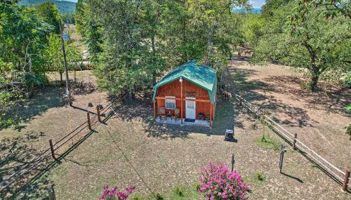 Hand-Built Black Fork Cabin 2 with Fire Pit! - Foto 2