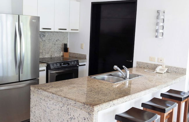 The Elements Oceanfront & Beachside Condo Hotel - Foto 27