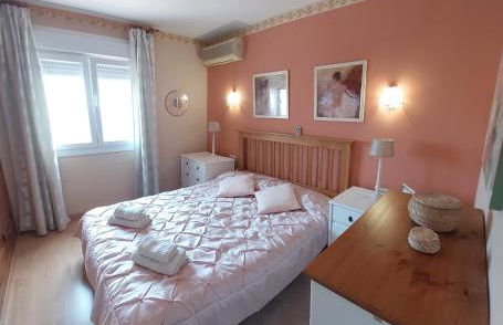 Villa totalmente independiente con piscina comunitaria - Foto 30