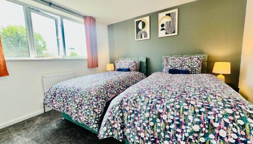 4 Bedroom House in the Heart of Basildon 2 mins to Town Center I Weekly or Monthly Stay Offer I Free Parking I Sleeps 7 - Foto 3