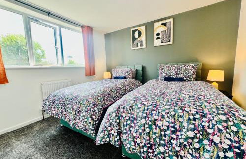 4 Bedroom House in the Heart of Basildon 2 mins to Town Center I Weekly or Monthly Stay Offer I Free Parking I Sleeps 7 - Foto 3