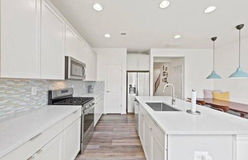 Modern Townhouse with Pool Gym & Tennis Near Beach - Foto 10