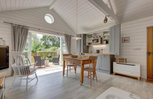 The Artist's Studio at Meadow Cottage - Photo 8