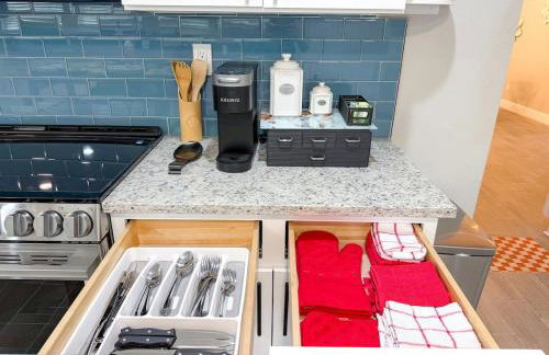 Jax 5BR Family Paradise -Hot Tub-Game Room-Patio- - Photo 47