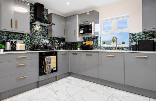 Lovely 4-BR Home In Leyton - Sleeps 14, Near Tube, Arcade, 100inchTV - Foto 44